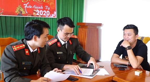 Quảng Bình: Triệu tập và xử phạt đối tượng lập nhóm zalo chỉ điểm các chốt công an làm việc
